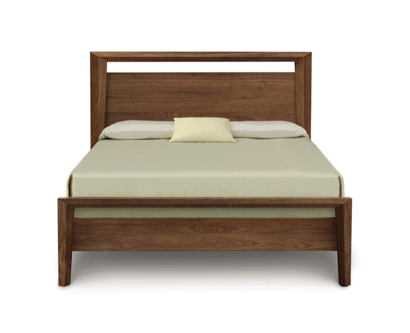 Mansfield Bed 40 walnut head on