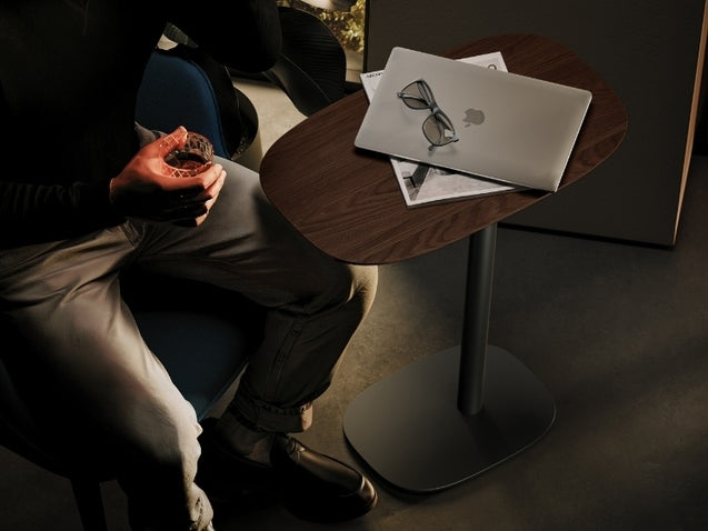 1046 Wood Lift Laptop Table in Toasted Oak in home with chair and laptop