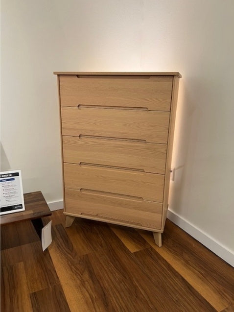 5 Drawer Chest by Copeland is featured in Bright Oak finish.