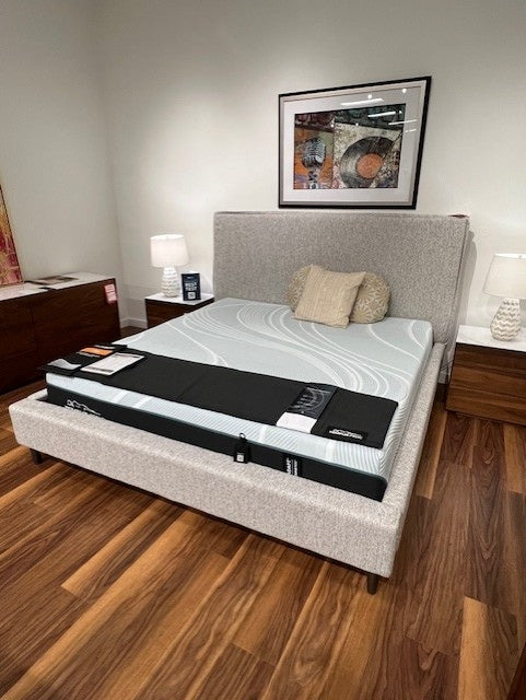Ellie King Bed by Palliser is featured in Gr. 2 Dreamy Granite.