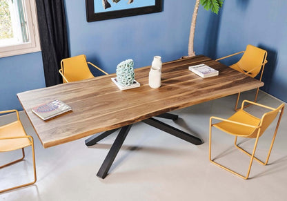 Pechino Dining Table with magazines