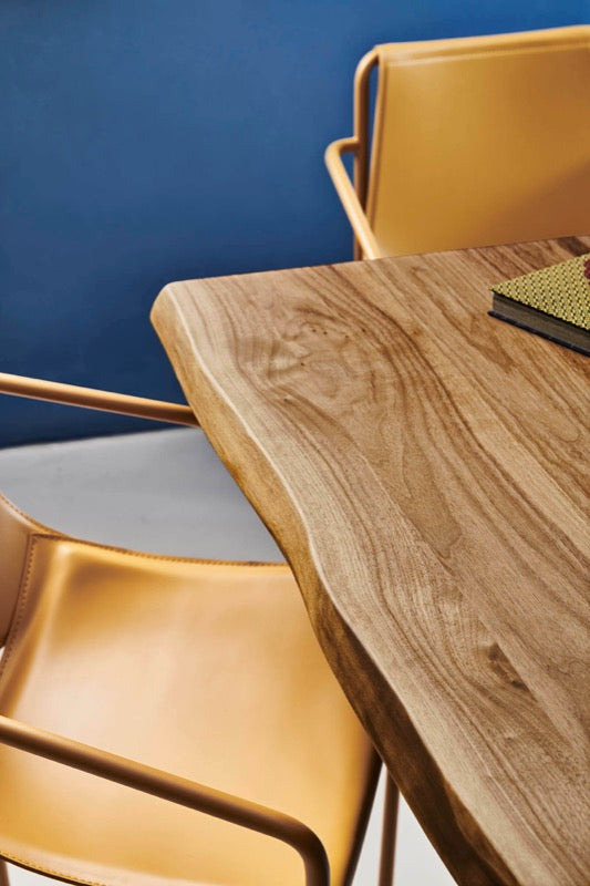Pechino Dining Table Close up